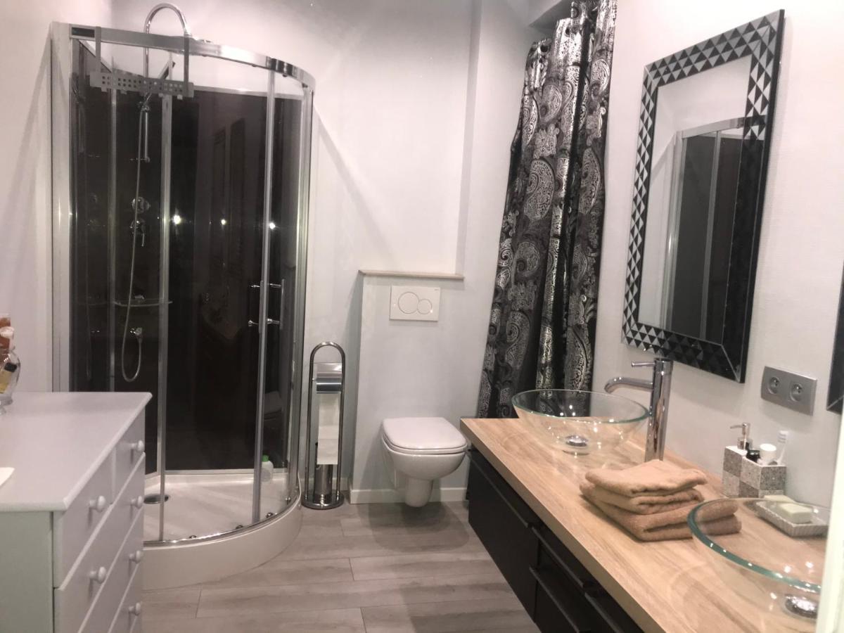 Appartement Terrasse Dans Palace Centre Ville Мантон Екстер'єр фото