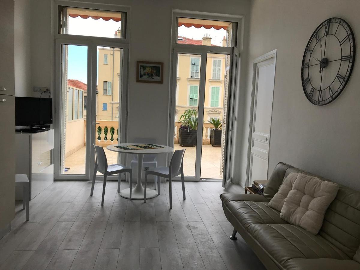 Appartement Terrasse Dans Palace Centre Ville Мантон Екстер'єр фото