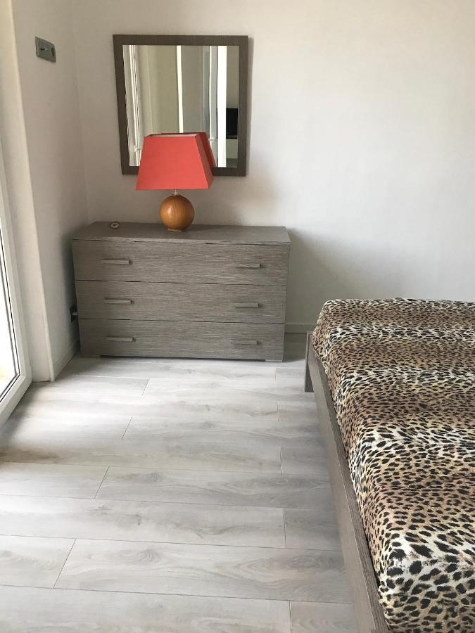 Appartement Terrasse Dans Palace Centre Ville Мантон Екстер'єр фото