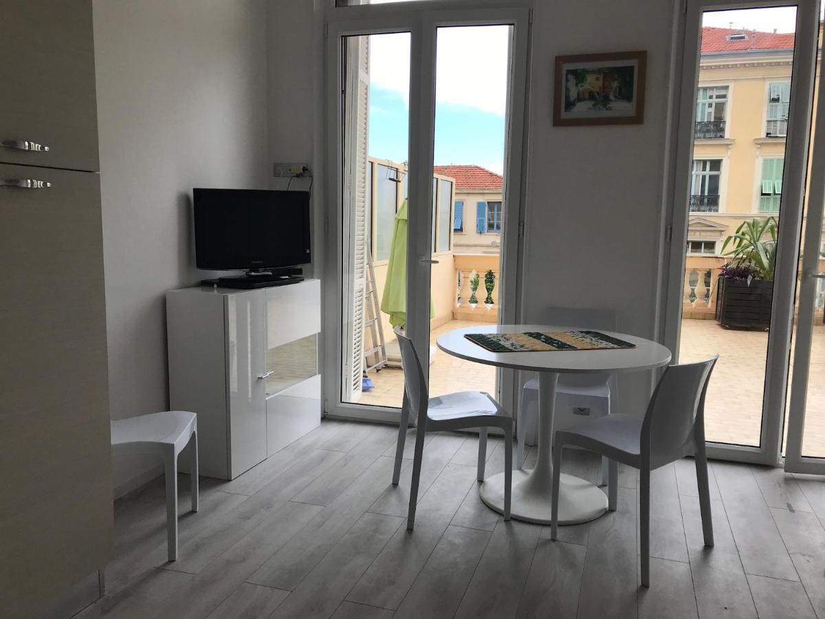 Appartement Terrasse Dans Palace Centre Ville Мантон Екстер'єр фото